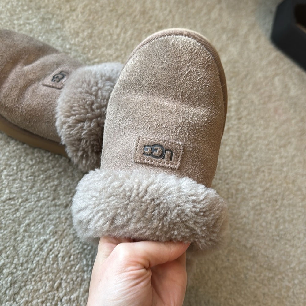 Ugg Slippers - Picture 2 of 5